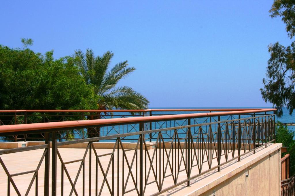 Sunrise Arches Apartments Limassol Room photo